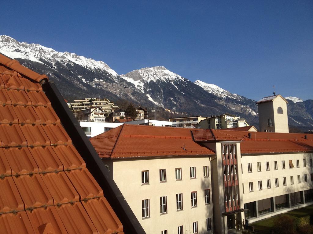 Riedz Apartments Innsbruck- Zentrales Apartmenthaus Mit Gruener Oase Exterior foto